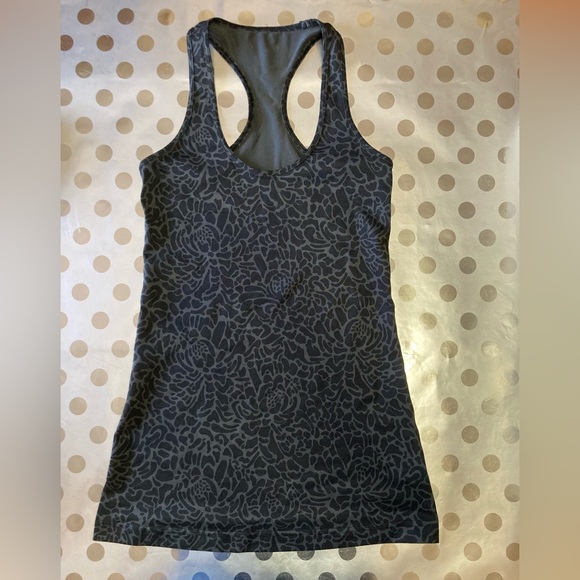 Lululemon tank top, no size - Picture 1 of 4